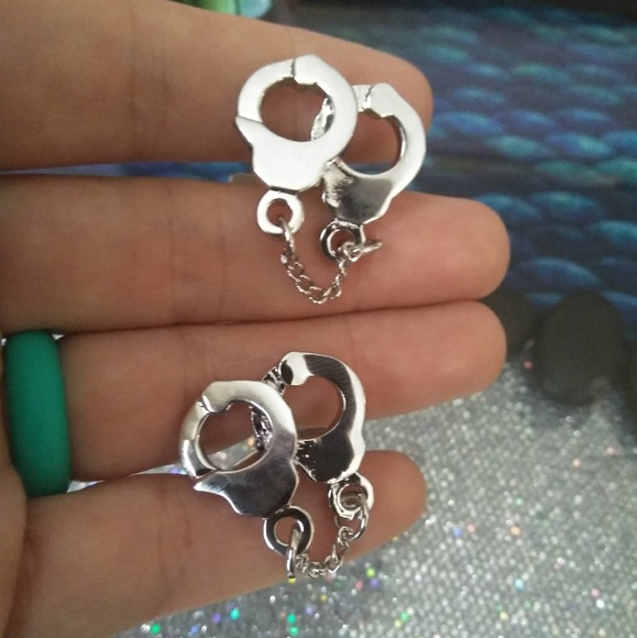 Sale💕Handcuff cufflinks - Picture 2 of 5